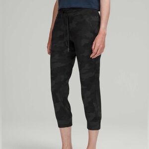 Lululemon Ready to Rulu Jogger Pant Crop Heritage 365 Camo Deep Coal Size 4